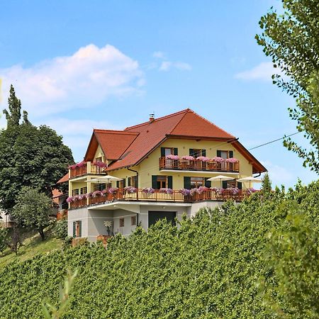 Farm Stay Jarc Vineyard Svecina Exteriör bild