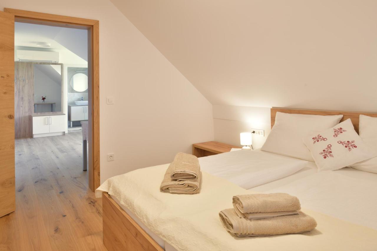 Farm Stay Jarc Vineyard Svecina Exteriör bild