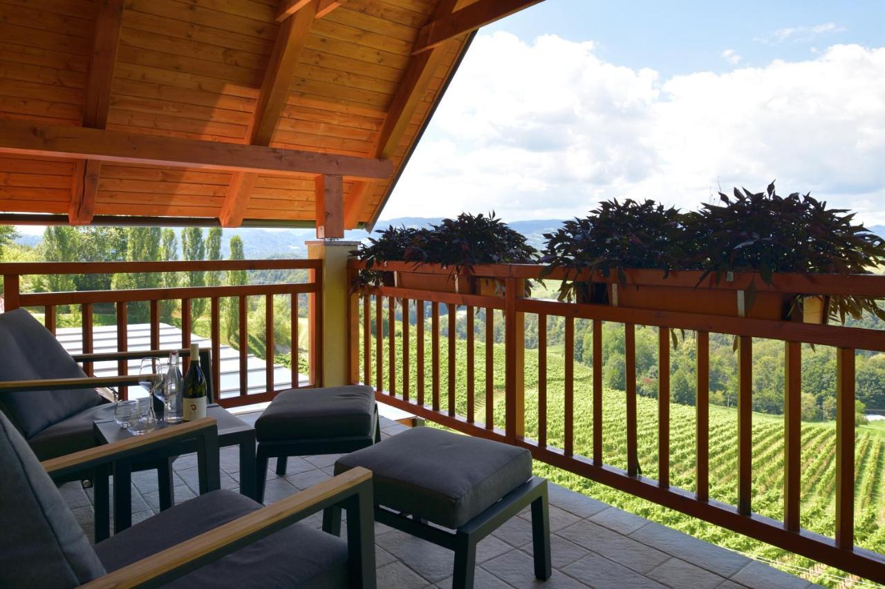 Farm Stay Jarc Vineyard Svecina Exteriör bild