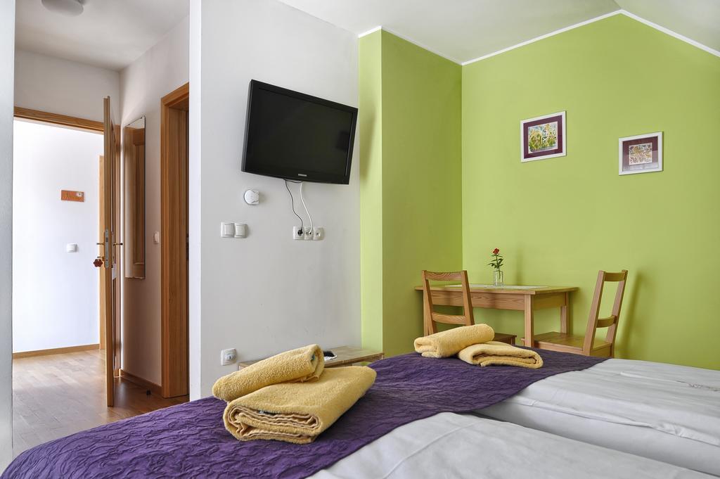 Farm Stay Jarc Vineyard Svecina Rum bild